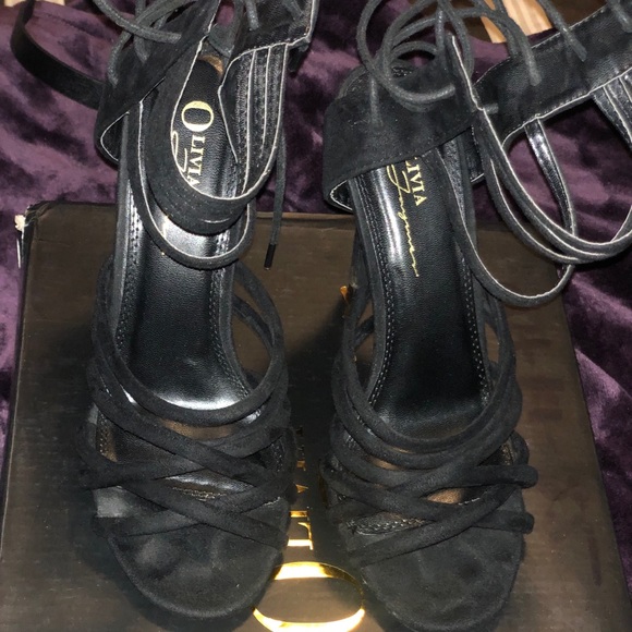 Black heels - Picture 1 of 3